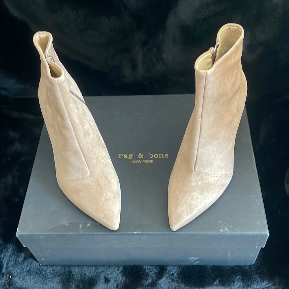 Rag & Bone suede ankle boots. New in box. Size 6.5US. Soft nude suede by leather